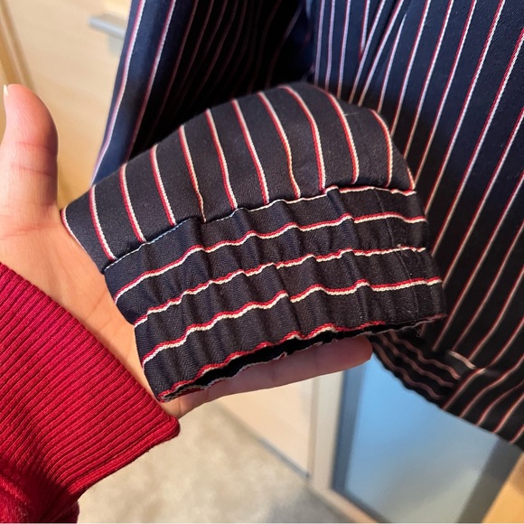 ✨HOST PICK✨ Banana Republic Navy Pinstriped Tailored Jacket EUC - Picture 3 of 7